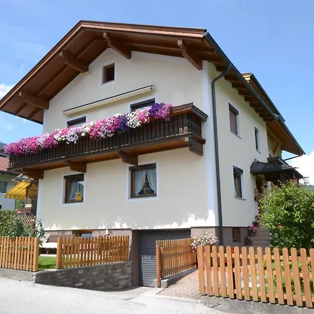 Raffeiner Apartamento Uderns